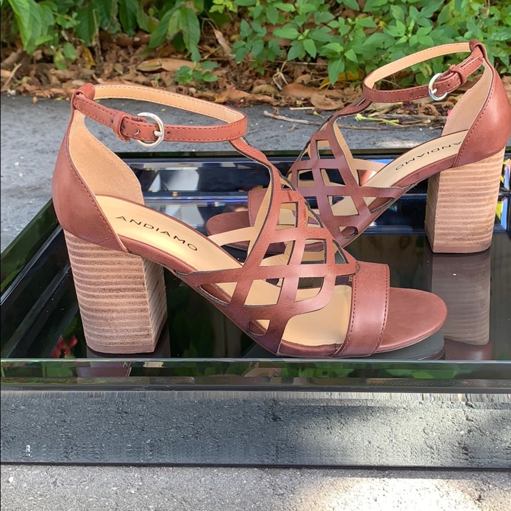 Andiamo Leather Cross Strap Heels size 7.5